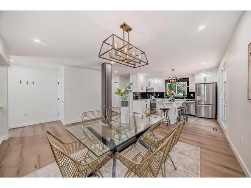 128 Cantrell Place Sw, Calgary, AB - Indoor Photo Showing Dining Room