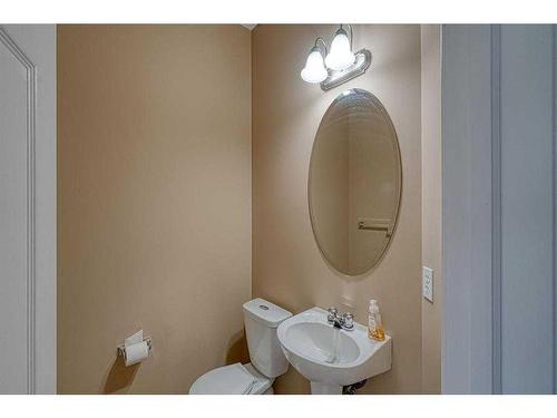 221 Ranch Ridge Meadow, Strathmore, AB - Indoor Photo Showing Bathroom