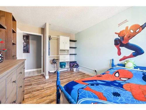 10B-80 Galbraith Drive Sw, Calgary, AB - Indoor Photo Showing Bedroom