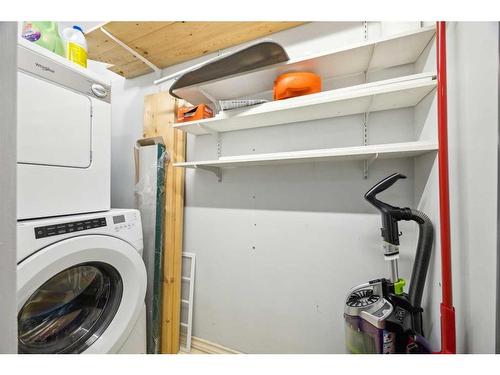 10B-80 Galbraith Drive Sw, Calgary, AB - Indoor Photo Showing Laundry Room