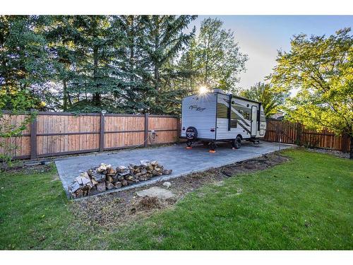 8 Edgevalley Manor Nw, Calgary, AB - Outdoor