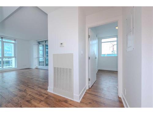 710-550 Riverfront Avenue Se, Calgary, AB - Indoor Photo Showing Other Room