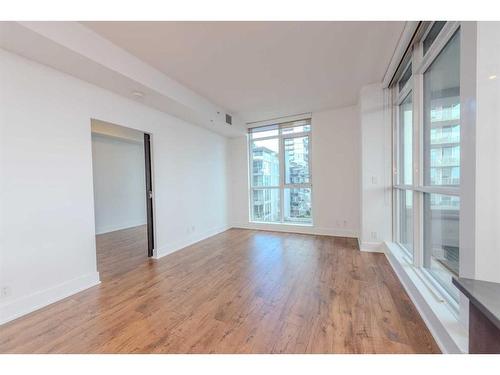 710-550 Riverfront Avenue Se, Calgary, AB - Indoor Photo Showing Other Room