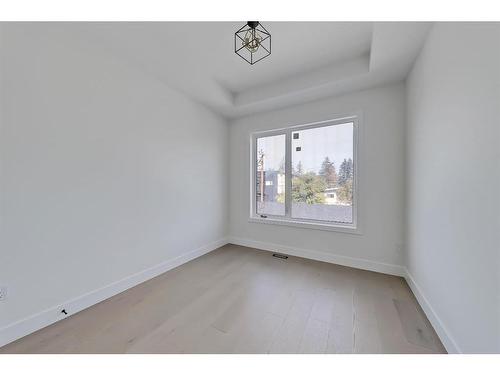 2140 54 Avenue Sw, Calgary, AB - Indoor Photo Showing Other Room