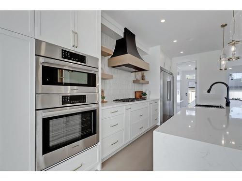 2140 54 Avenue Sw, Calgary, AB - Indoor Photo Showing Kitchen With Upgraded Kitchen