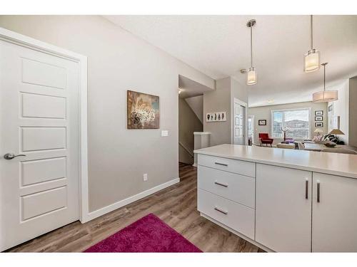 856 Belmont Drive Sw, Calgary, AB - Indoor Photo Showing Kitchen