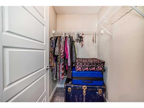 856 Belmont Drive Sw, Calgary, AB - Indoor With Storage