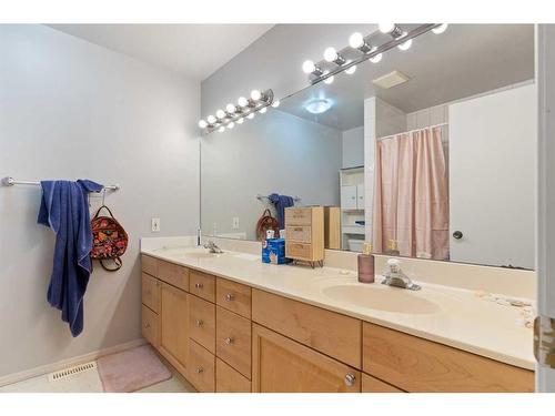 55 Coleridge Crescent Nw, Calgary, AB - Indoor Photo Showing Bathroom