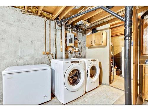 5431 Madigan Drive Ne, Calgary, AB - Indoor Photo Showing Laundry Room