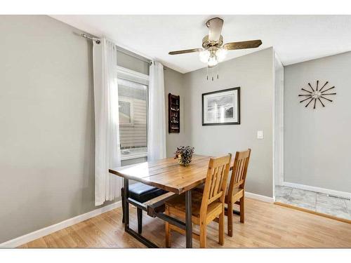 5431 Madigan Drive Ne, Calgary, AB - Indoor Photo Showing Dining Room