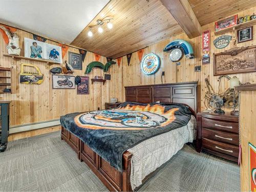 2602 4 Avenue South, Lethbridge, AB - Indoor Photo Showing Bedroom