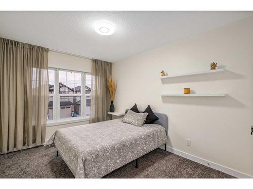 85 Legacy Manor Se, Calgary, AB - Indoor Photo Showing Bedroom