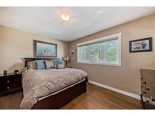 248 Nottingham Road Nw, Calgary, AB - Indoor Photo Showing Bedroom