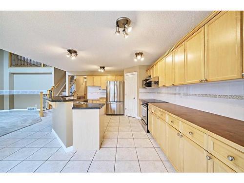 119 Cougar Ridge Drive Sw, Calgary, AB - Indoor Photo Showing Kitchen