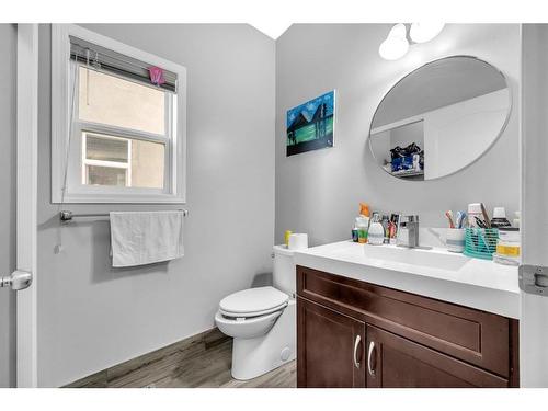 288 Saddlecrest Way Ne, Calgary, AB - Indoor Photo Showing Bathroom