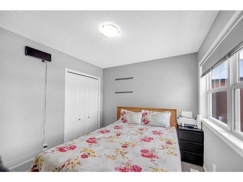 288 Saddlecrest Way Ne, Calgary, AB - Indoor Photo Showing Bedroom