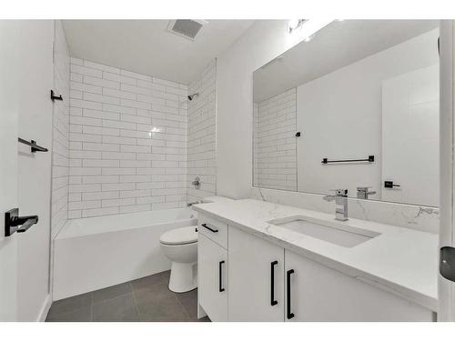 123 Saddlepeace Manor Ne, Calgary, AB - Indoor Photo Showing Bathroom