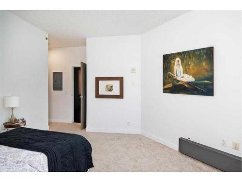 902-220 12 Avenue Se, Calgary, AB - Indoor Photo Showing Bedroom