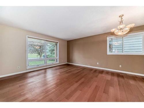 158 Maunsell Close Ne, Calgary, AB - Indoor Photo Showing Other Room