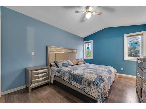 97 Shawinigan Drive Sw, Calgary, AB - Indoor Photo Showing Bedroom