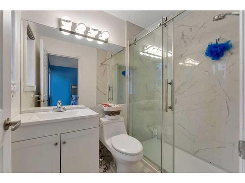 97 Shawinigan Drive Sw, Calgary, AB - Indoor Photo Showing Bathroom