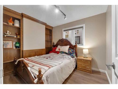 97 Shawinigan Drive Sw, Calgary, AB - Indoor Photo Showing Bedroom