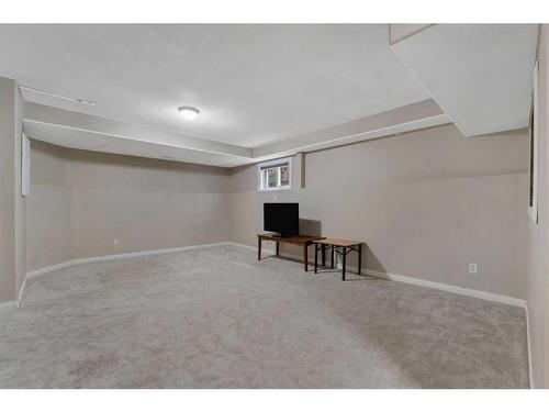 97 Shawinigan Drive Sw, Calgary, AB - Indoor Photo Showing Other Room