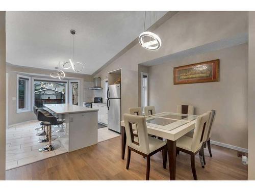 97 Shawinigan Drive Sw, Calgary, AB - Indoor Photo Showing Dining Room