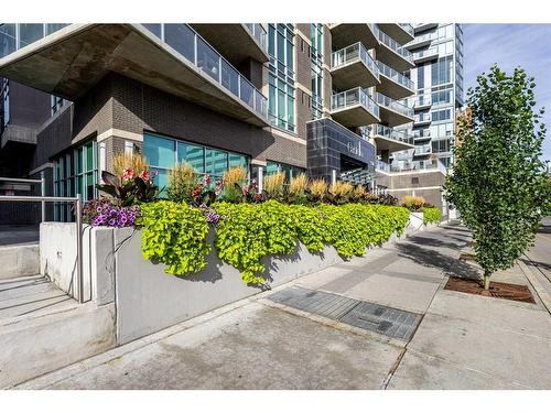 1103-530 12 Avenue Sw, Calgary, AB - Outdoor With Balcony