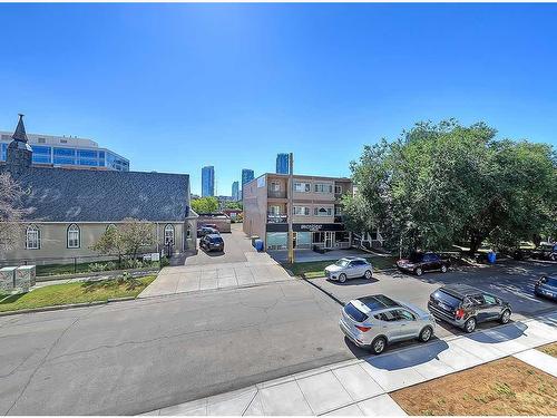 215-123 4 Street Ne, Calgary, AB - Outdoor