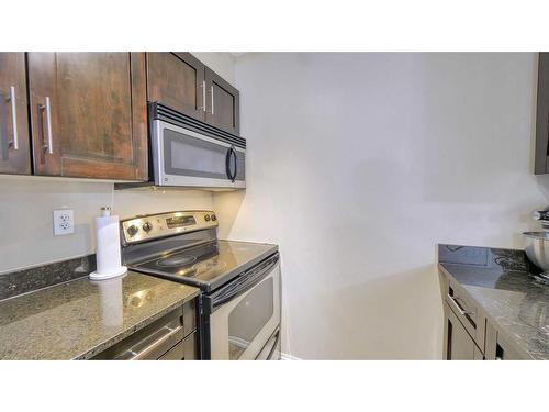 122-355 Taralake Way Ne, Calgary, AB - Indoor Photo Showing Kitchen