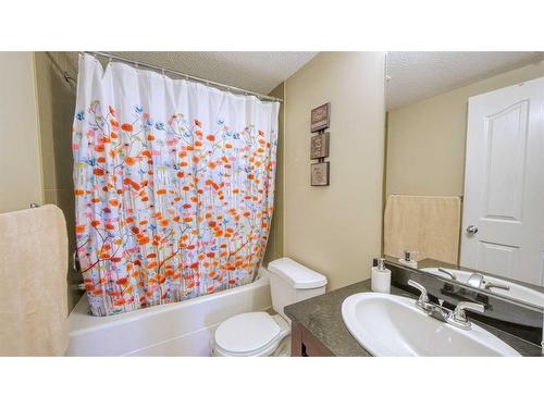 122-355 Taralake Way Ne, Calgary, AB - Indoor Photo Showing Bathroom