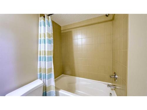 122-355 Taralake Way Ne, Calgary, AB - Indoor Photo Showing Bathroom