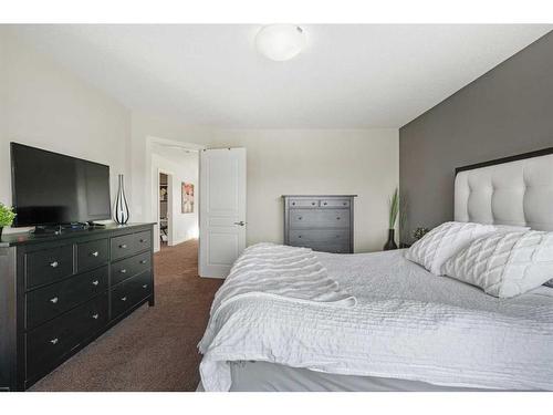 393 River Heights Drive, Cochrane, AB - Indoor Photo Showing Bedroom