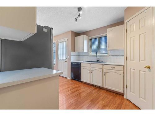 714 Martindale Boulevard Ne, Calgary, AB - Indoor Photo Showing Kitchen