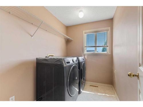 714 Martindale Boulevard Ne, Calgary, AB - Indoor Photo Showing Laundry Room