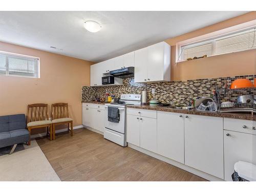 714 Martindale Boulevard Ne, Calgary, AB - Indoor Photo Showing Kitchen