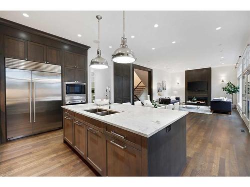 1416 21A Street Nw, Calgary, AB - Indoor Photo Showing Kitchen With Double Sink With Upgraded Kitchen