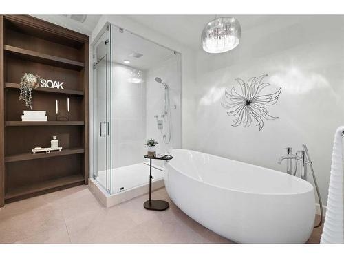 1416 21A Street Nw, Calgary, AB - Indoor Photo Showing Bathroom