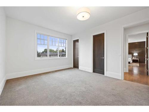 1416 21A Street Nw, Calgary, AB - Indoor Photo Showing Other Room