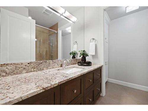 1416 21A Street Nw, Calgary, AB - Indoor Photo Showing Bathroom