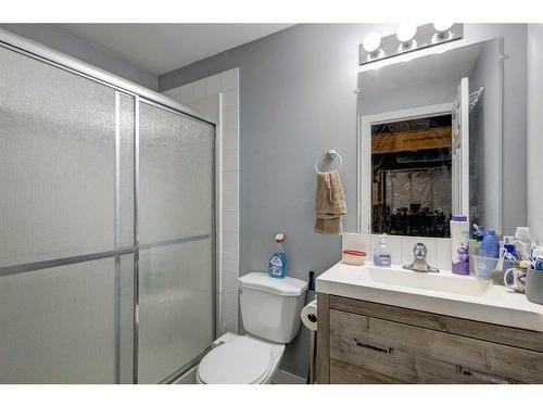 871 Carrington Boulevard Nw, Calgary, AB - Indoor Photo Showing Bathroom