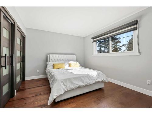 210 Canterbury Place Sw, Calgary, AB - Indoor Photo Showing Bedroom