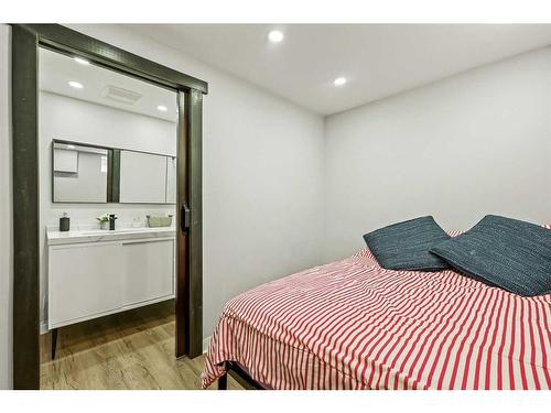 210 Canterbury Place Sw, Calgary, AB - Indoor Photo Showing Bedroom