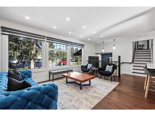 210 Canterbury Place Sw, Calgary, AB - Indoor Photo Showing Living Room