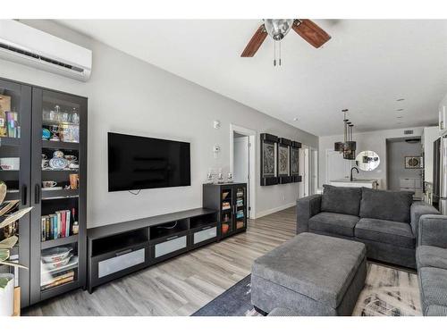 223-400 Auburn Meadows Common Se, Calgary, AB - Indoor Photo Showing Living Room