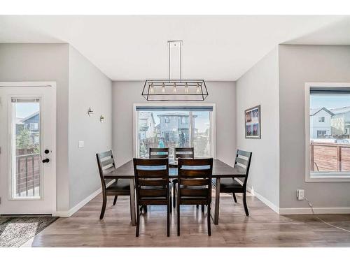 572 Chinook Gate Square Sw, Airdrie, AB - Indoor Photo Showing Dining Room