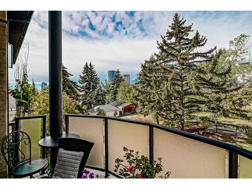 2-517 5 Street Ne, Calgary, AB - Outdoor With Balcony