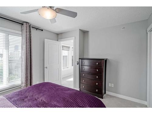 2-517 5 Street Ne, Calgary, AB - Indoor Photo Showing Bedroom