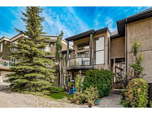 2-517 5 Street Ne, Calgary, AB - Outdoor With Balcony